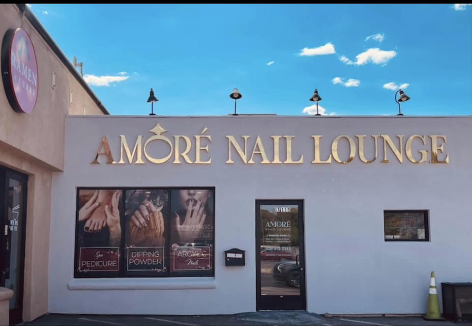 Amoré Nail Lounge salon
